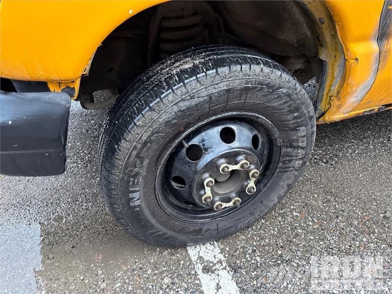 Ford E-350 4x2 Van Truck Sanduk kamioni