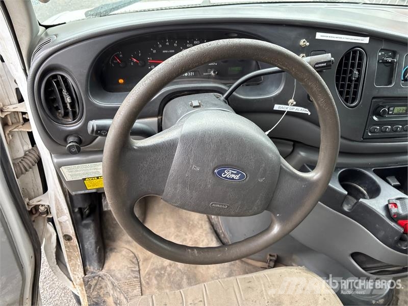 Ford E-350 4x2 Van Truck Skåpbilar