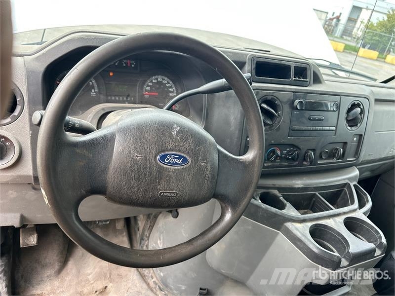 Ford E-350 4x2 Van Truck Skapbiler