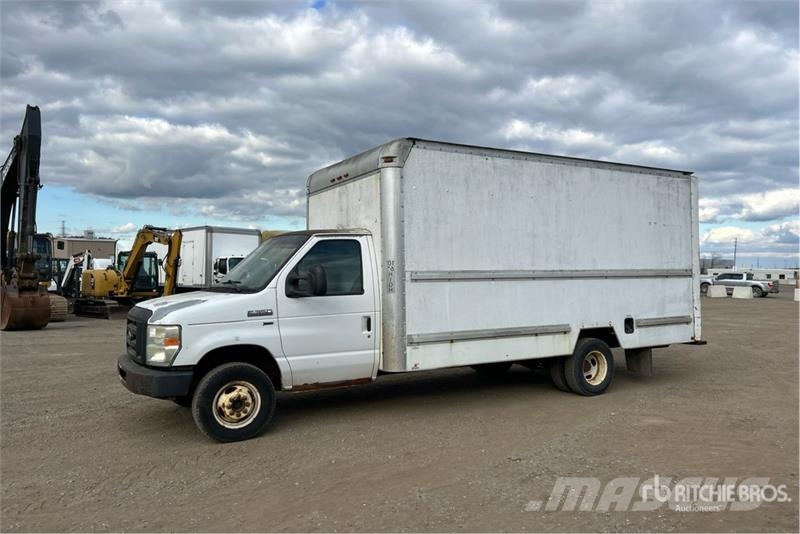 Ford E-350 4x2 Van Truck شاحنات ذات هيكل صندوقي
