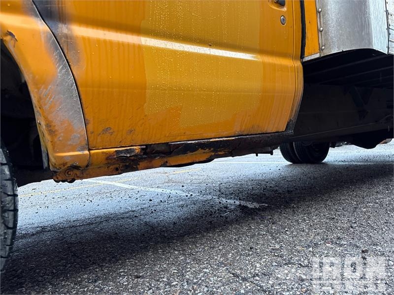 Ford E-350 4x2 Van Truck Sanduk kamioni