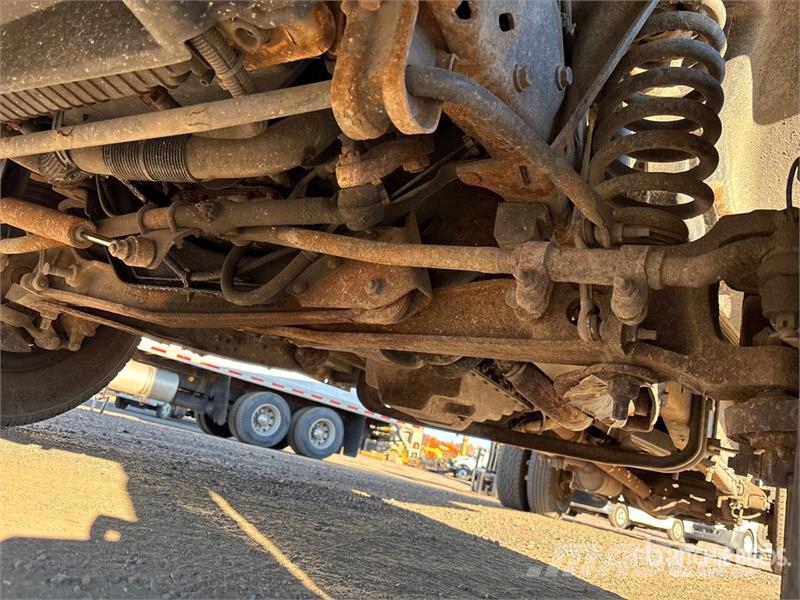 Ford E-350 4x2 Van Truck Dobozos teherautók