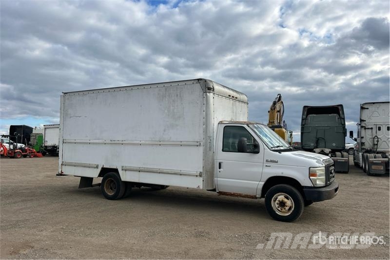 Ford E-350 4x2 Van Truck شاحنات ذات هيكل صندوقي