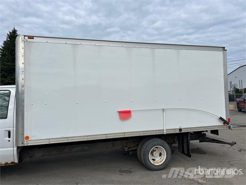 Ford E-350 4x2 Van Truck Skapbiler