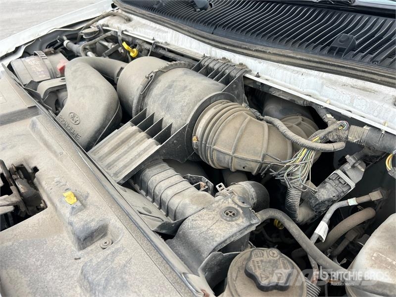Ford E-350 4x2 Van Truck Skapbiler