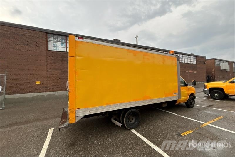 Ford E-350 4x2 Van Truck Sanduk kamioni