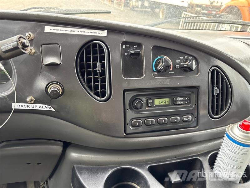 Ford E-350 4x2 Van Truck Skåpbilar