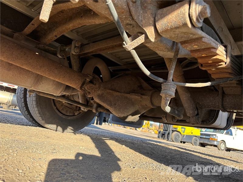Ford E-350 4x2 Van Truck Dobozos teherautók