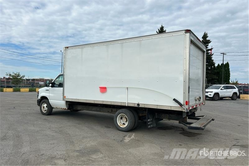 Ford E-350 4x2 Van Truck Skapbiler