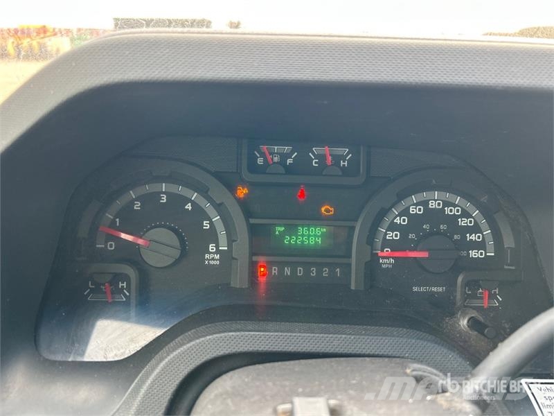 Ford E-350 4x2 Van Truck شاحنات ذات هيكل صندوقي