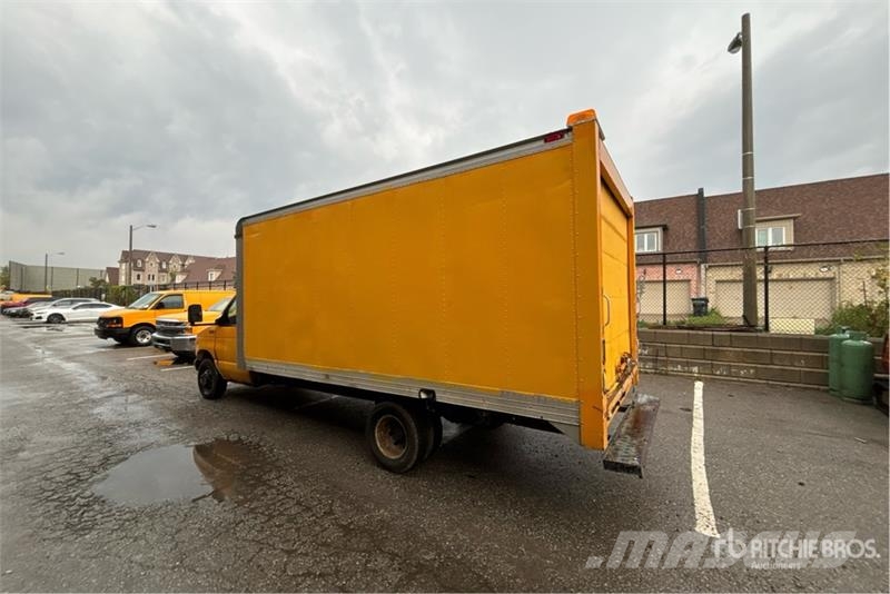Ford E-350 4x2 Van Truck Sanduk kamioni