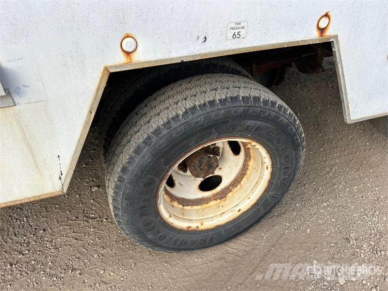 Ford E-350 4x2 Van Truck شاحنات ذات هيكل صندوقي