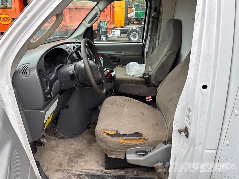 Ford E-350 4x2 Van Truck Skåpbilar