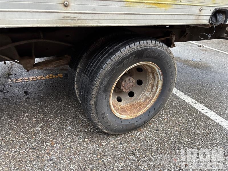Ford E-350 4x2 Van Truck Sanduk kamioni