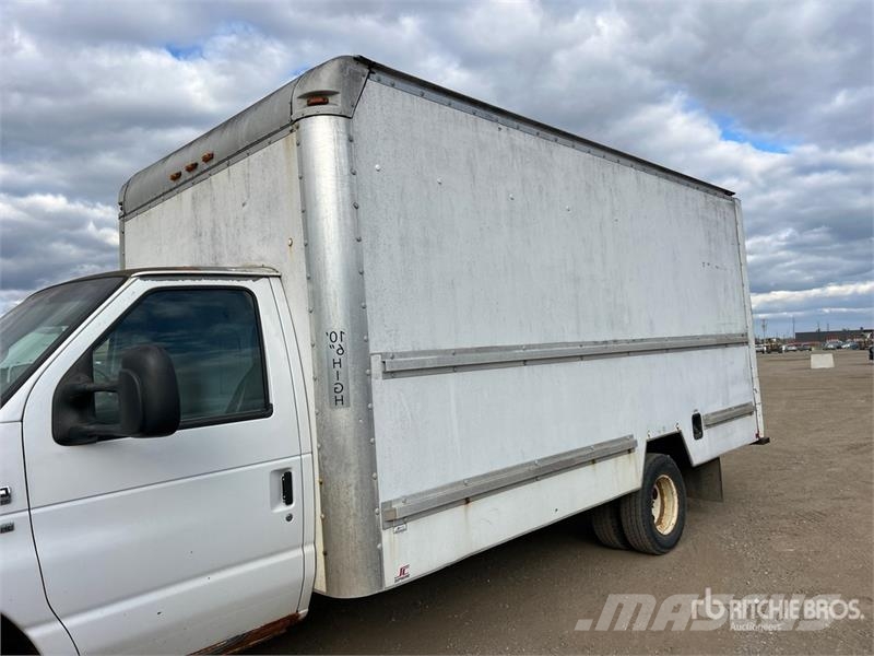Ford E-350 4x2 Van Truck شاحنات ذات هيكل صندوقي
