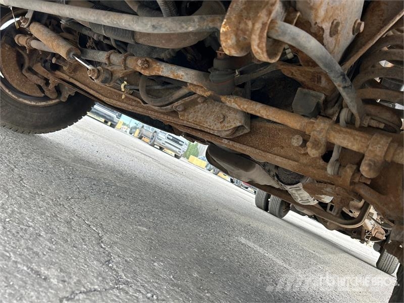 Ford E-350 4x2 Van Truck Skapbiler