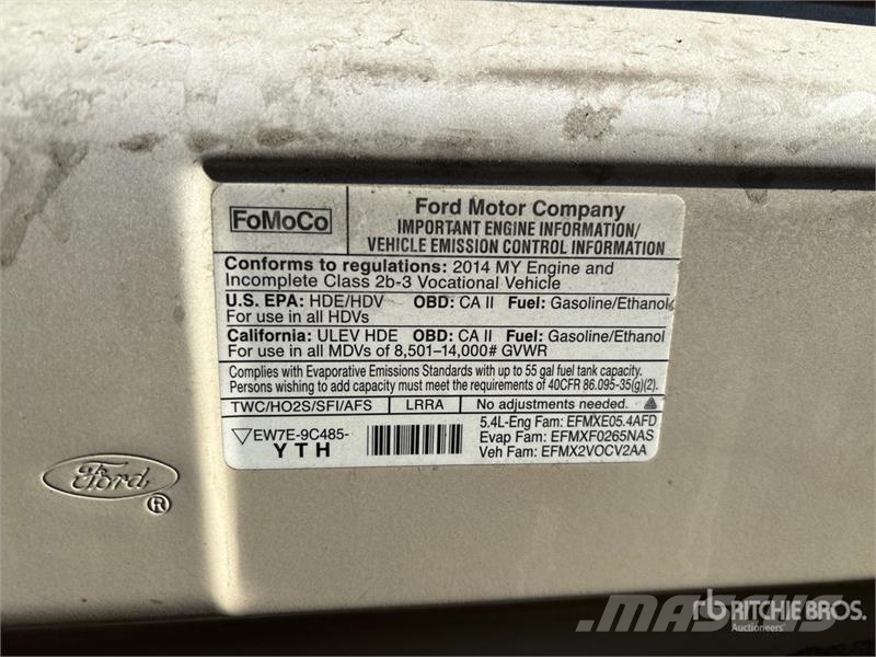 Ford E-350 4x2 Van Truck Dobozos teherautók