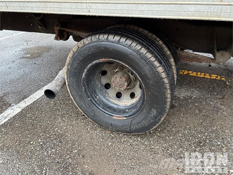 Ford E-350 4x2 Van Truck Sanduk kamioni
