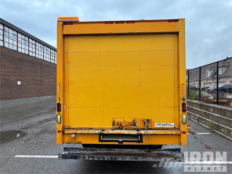 Ford E-350 4x2 Van Truck Sanduk kamioni
