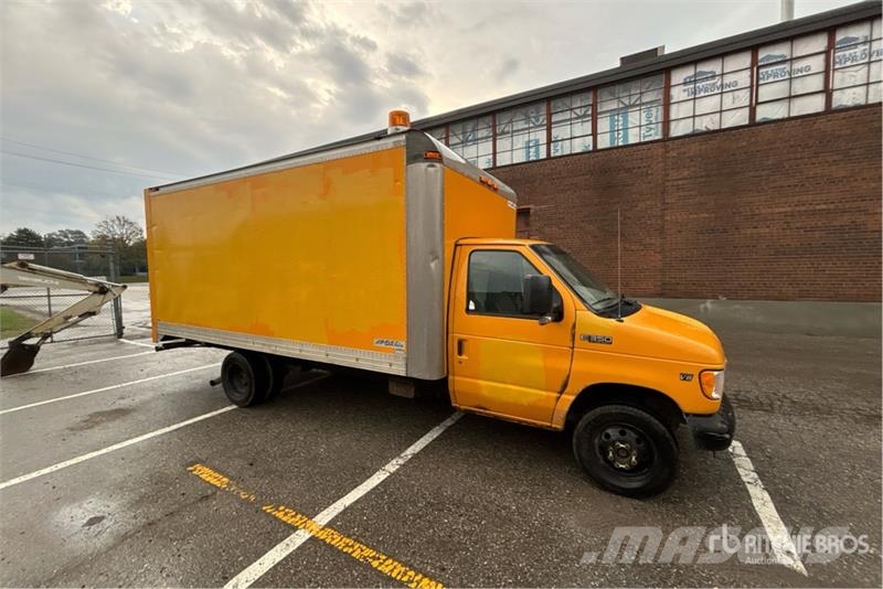 Ford E-350 4x2 Van Truck Sanduk kamioni