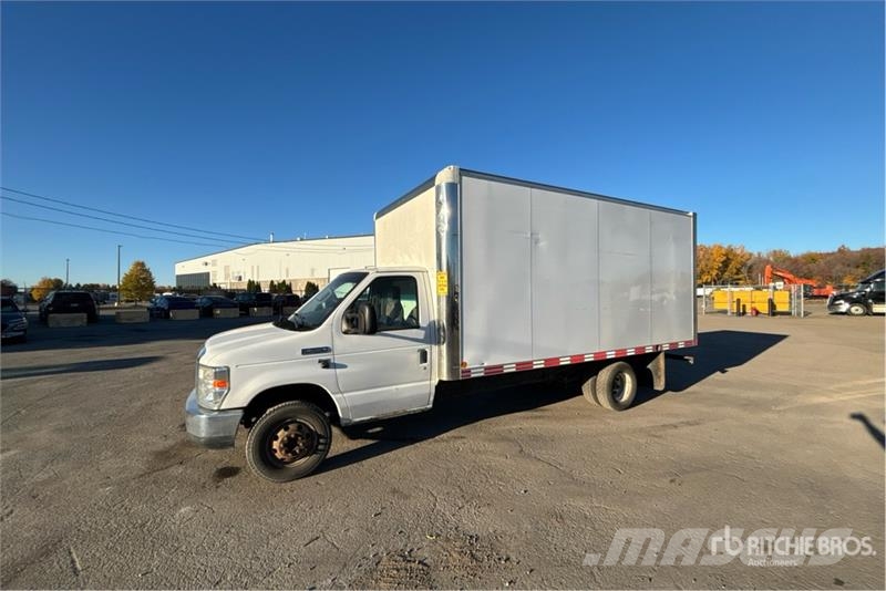 Ford E-350 4x2 Van Truck Dobozos teherautók