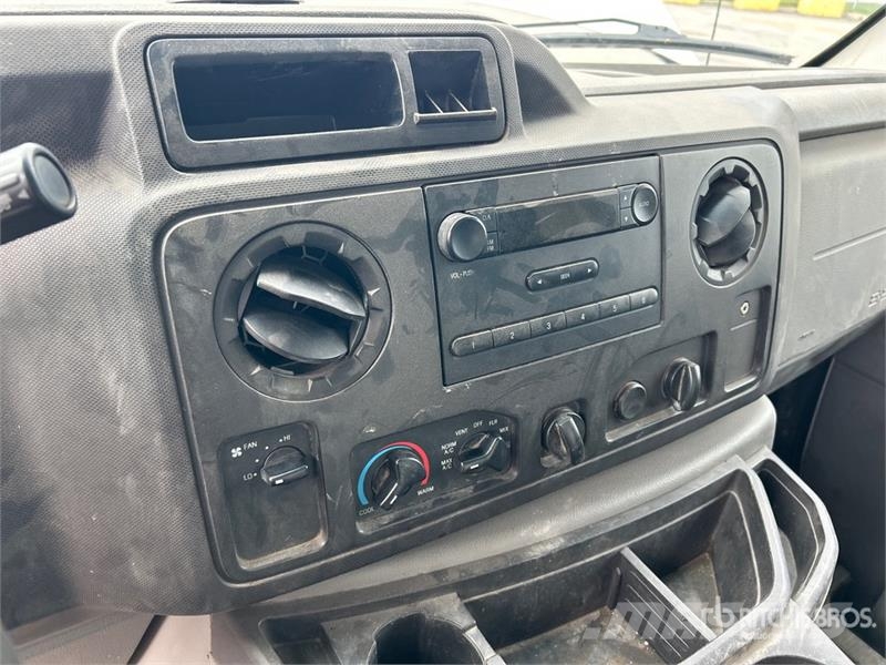 Ford E-350 4x2 Van Truck Skapbiler