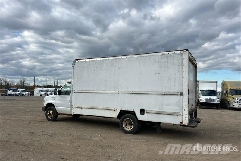 Ford E-350 4x2 Van Truck شاحنات ذات هيكل صندوقي