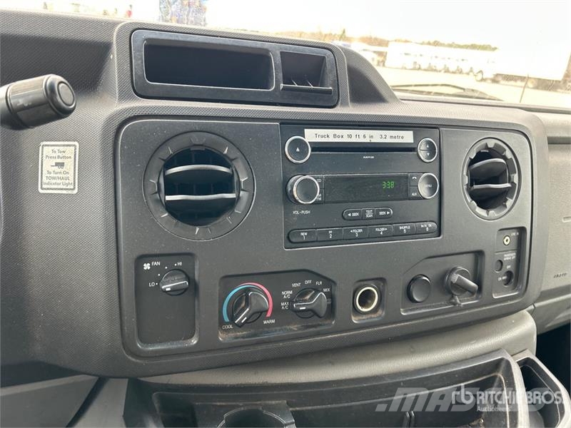 Ford E-350 4x2 Van Truck شاحنات ذات هيكل صندوقي