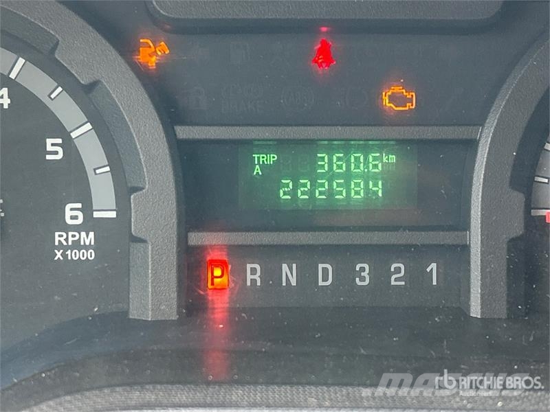 Ford E-350 4x2 Van Truck شاحنات ذات هيكل صندوقي