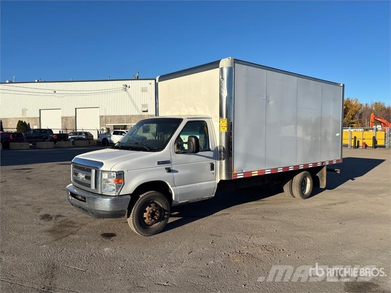 Ford E-350 4x2 Van Truck Dobozos teherautók