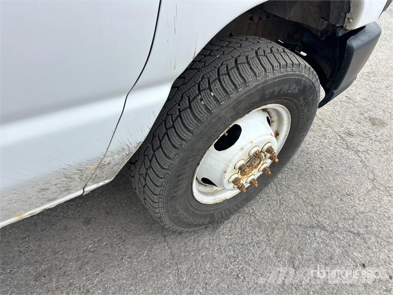 Ford E-350 4x2 Van Truck Skapbiler