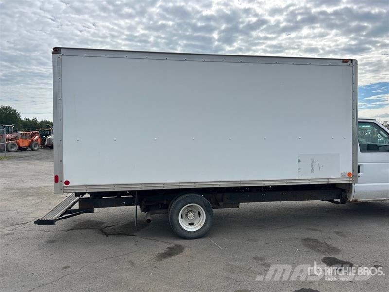 Ford E-350 4x2 Van Truck Skapbiler
