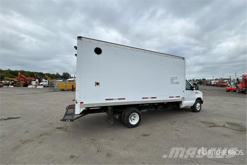 Ford E-350 4x2 Van Truck Skåpbilar