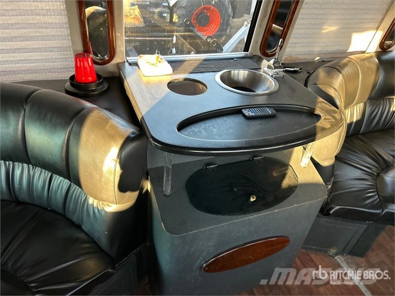 Ford E-450 4x2 16-Seat Party Bus Mini-bus