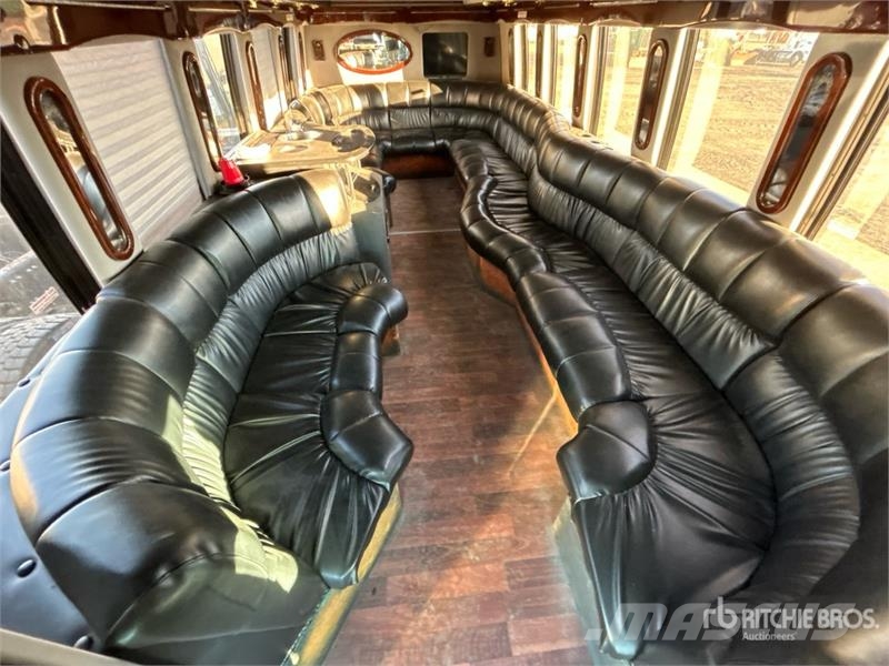 Ford E-450 4x2 16-Seat Party Bus Mini-bus