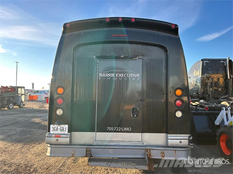 Ford E-450 4x2 16-Seat Party Bus Mini-bus