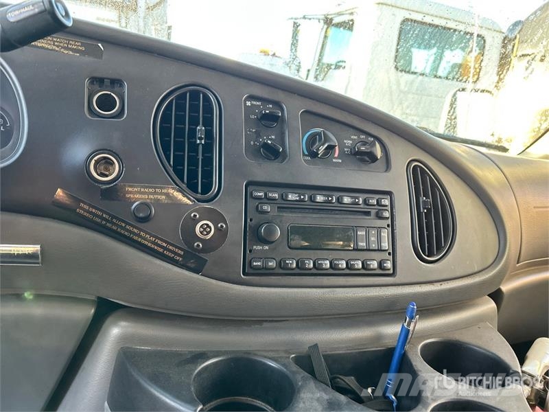 Ford E-450 4x2 16-Seat Party Bus Mini-bus