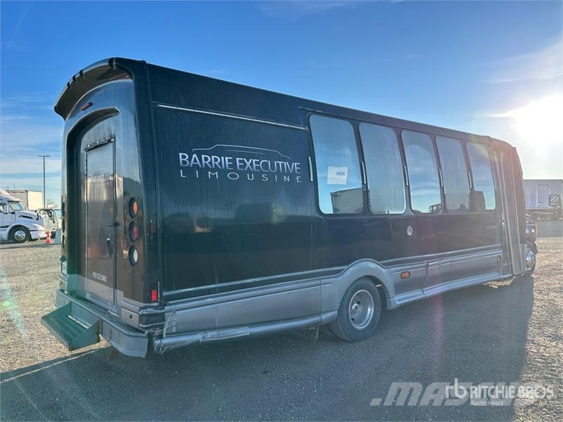 Ford E-450 4x2 16-Seat Party Bus Mini-bus