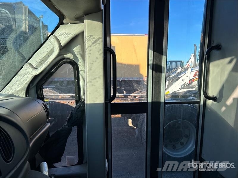 Ford E-450 4x2 16-Seat Party Bus Mini-bus