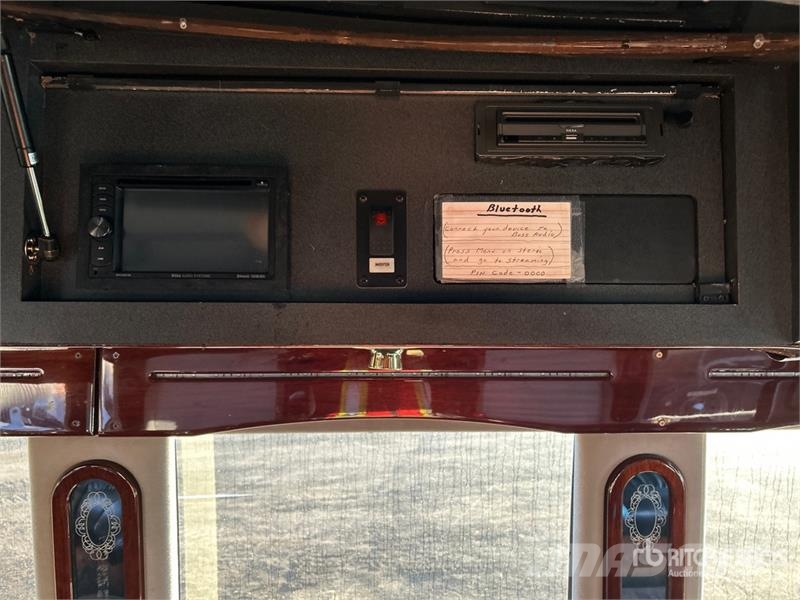 Ford E-450 4x2 16-Seat Party Bus Mini-bus