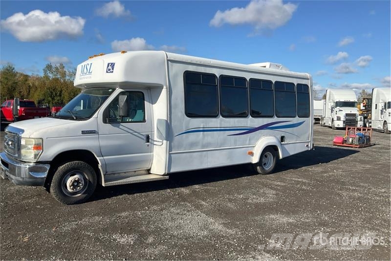 Ford E-450 4x2 20-Seat Mini Bus Minibusse