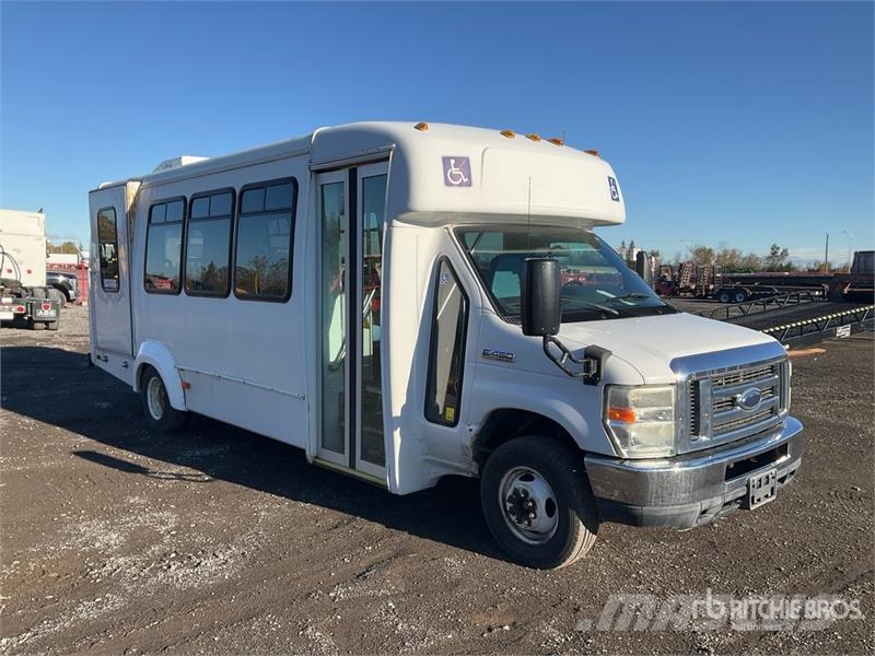Ford E-450 4x2 20-Seat Mini Bus Mini buszok