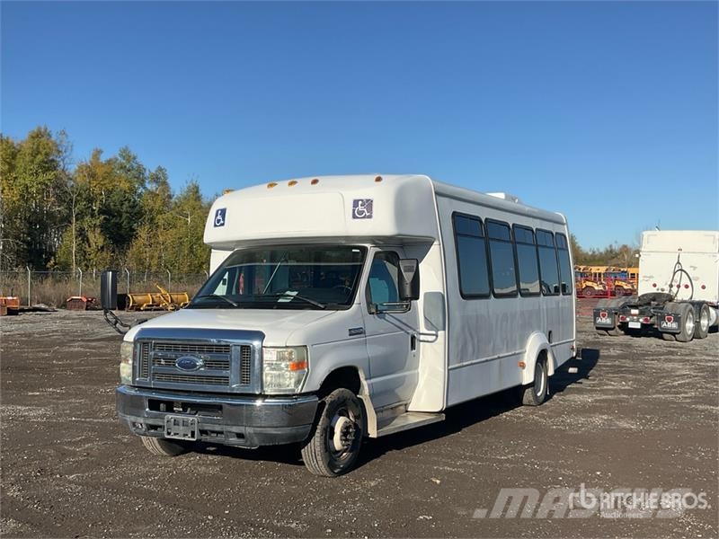 Ford E-450 4x2 20-Seat Mini Bus Mini buszok