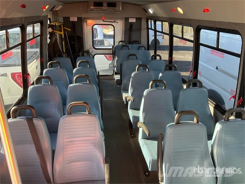 Ford E-450 4x2 20-Seat Mini Bus Mini buszok
