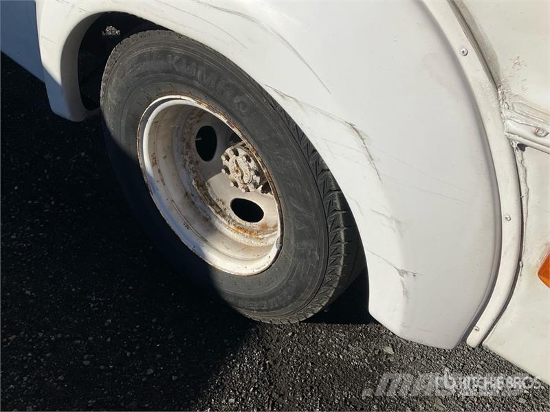Ford E-450 4x2 20-Seat Mini Bus Minibusse
