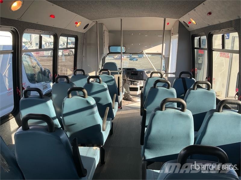 Ford E-450 4x2 20-Seat Mini Bus Mini buszok