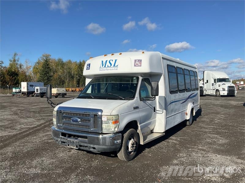 Ford E-450 4x2 20-Seat Mini Bus Minibusse