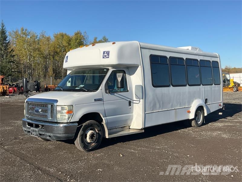 Ford E-450 4x2 20-Seat Mini Bus Mini buszok