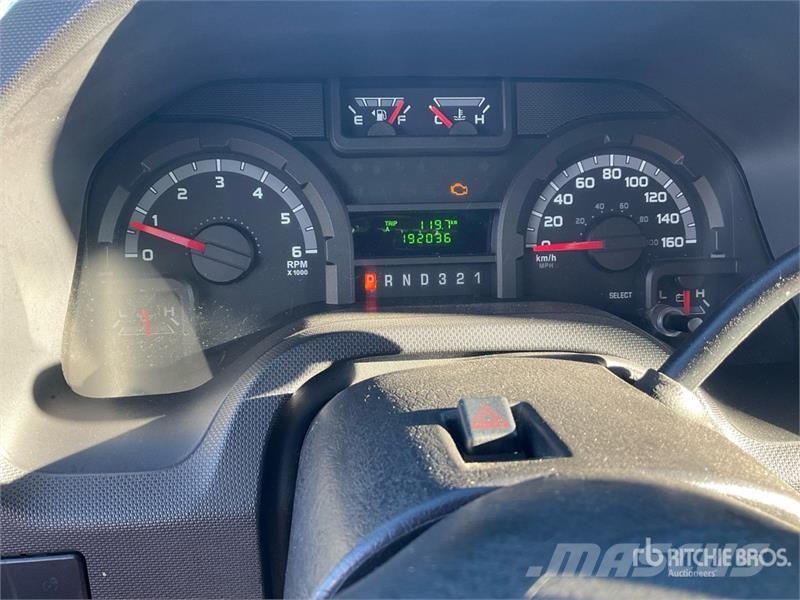Ford E-450 4x2 20-Seat Mini Bus Mini buszok