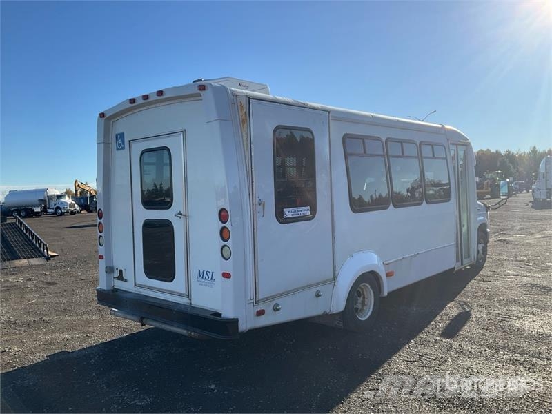Ford E-450 4x2 20-Seat Mini Bus Mini buszok